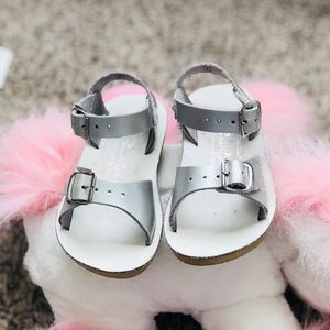 Saltwater sandals toddler size 6!